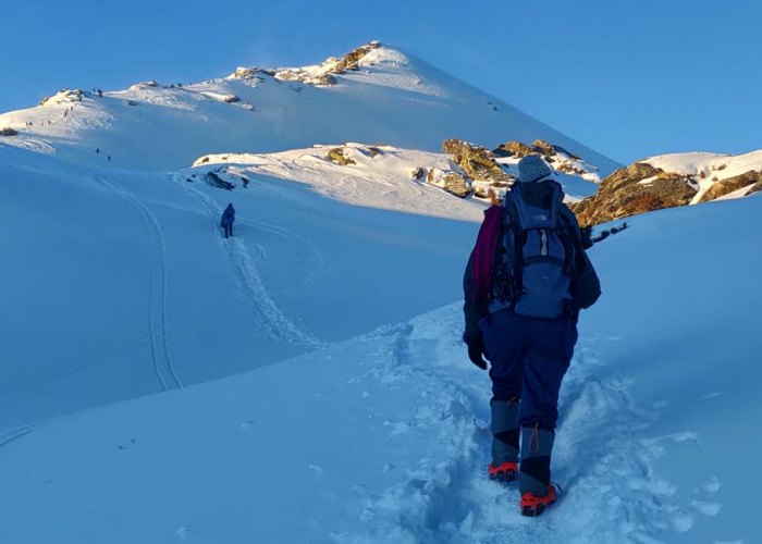 Book Kedarkantha Trekking